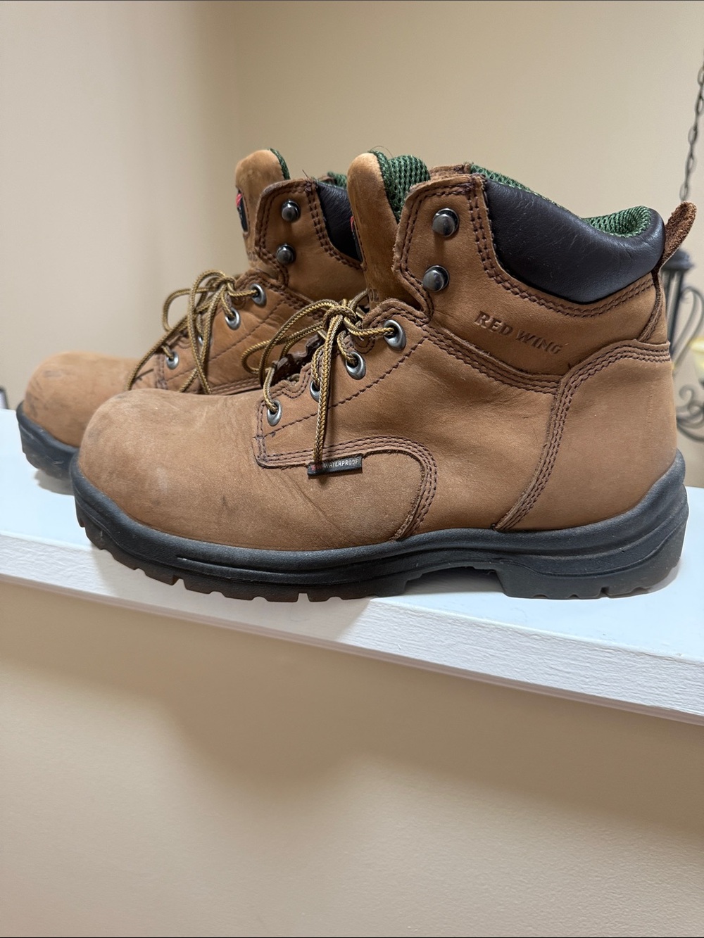 Red Wing Men’s Tan Lace-Up Work Boots